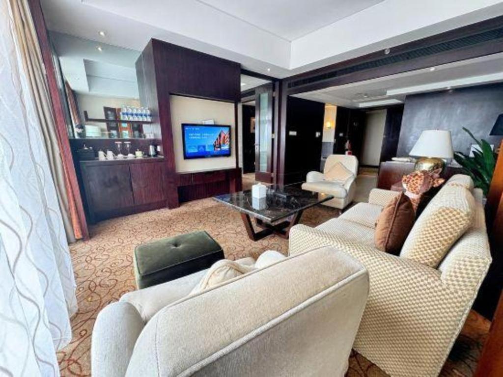 New Century Grand Hotel Xuzhou Exteriör bild
